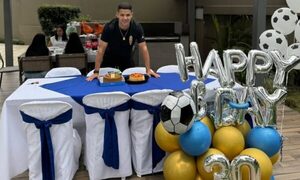 (VIDEO) ¡Mirá cómo el pelotero Alex Arce festejó su cumple!