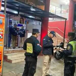 Detenido un hombre tras intentar forzar un cajero automático