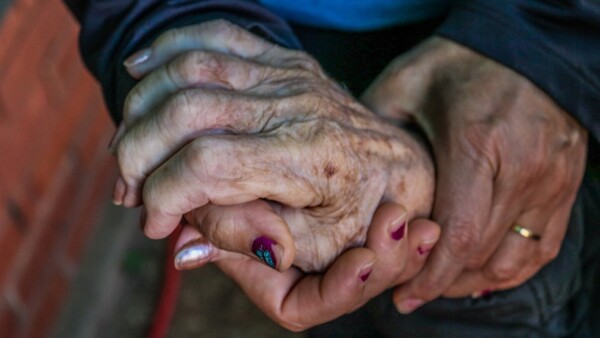 “Avivados” cobraron por adultos mayores fallecidos