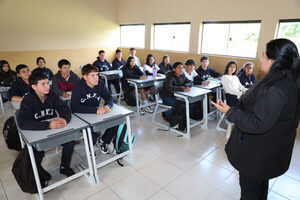 Gobierno ya distribuyó más de 200.000 pupitres en instituciones educativas priorizadas - .::Agencia IP::.