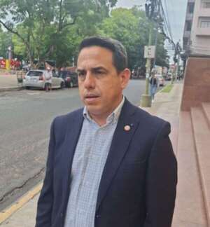 Instan al BNF a dejar de dar dinero a exintendente condenado Hilario Adorno - Nacionales - ABC Color