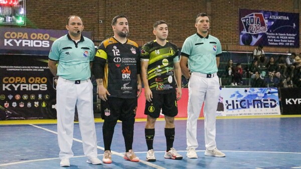 Intensa disputa en la Copa de Oro de fútbol de salón