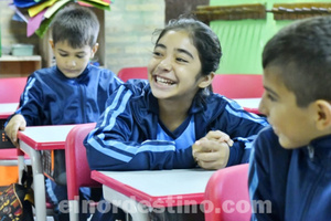 Gobierno Nacional ya distribuyó más de doscientos mil pupitres en instituciones educativas priorizadas de todo el Paraguay - El Nordestino
