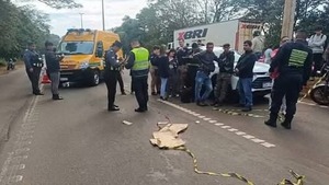 Pasajero de moto bolt fallece al caer y ser arrollado durante accidente en CDE