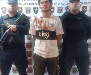 Atrapan a uno de los que robó insumos de almuerzo escolar en escuela