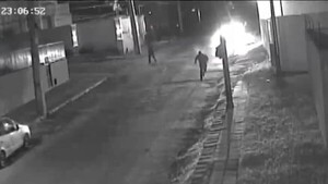 Intentaron robar una camioneta, pero no sabían que era de un poli: un malevo cayó muerto