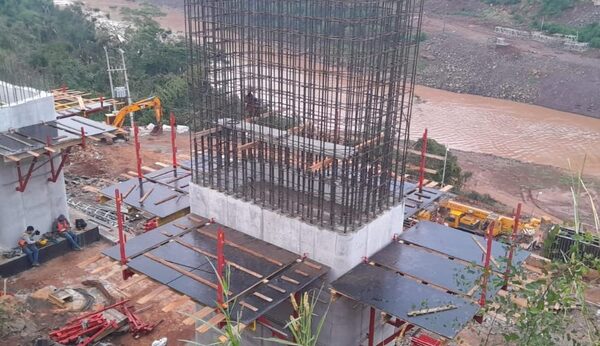 Varias labores marcan el progreso del nuevo puente sobre el río Monday