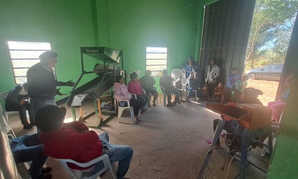 Capacitan en producción porcina y avícola a comunidades indígenas de Itakyry