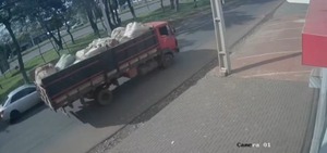 Pasajero de plataforma murió arrollado: conductor de camión se dio a la fuga | Unicanal