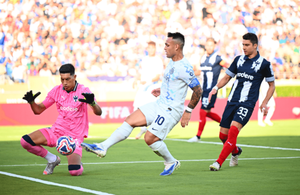 Lautaro Martínez se quejó del césped del Rose Bowl: “No sirvió de nada”