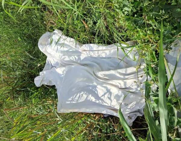 Encontraron el cuerpo de un fulano, alertaron a la Policía y lo que “saltó” fue tan inesperado como misterioso