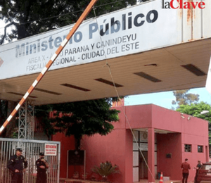 Abuso de sus seis hijas y embarazó a una de ellas