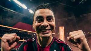 La camiseta de Almirón es la más vendida después de la de Messi y Suárez