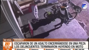 Escaparon de un asalto encerrándose en una pieza