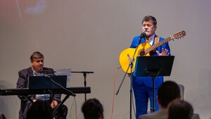 Ricardo Flecha viaja por el mundo como embajador de la Guarania