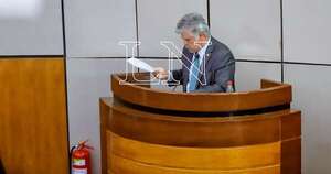 La Nación / Falsa denuncia de Giuzzio es “congruente” con filtración de Seprelad, señala abogado