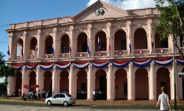 Una noche de arte, historia y emociones en El Cabildo - OviedoPress