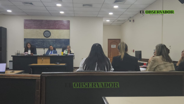 “Contrató a varias personas, para que integren sus sociedades sin tener siquiera la capacidad económica” - El Observador