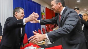 Mario Abdo no asiste a aniversario de la guardia presidencial para evitar a Peña y Cartes