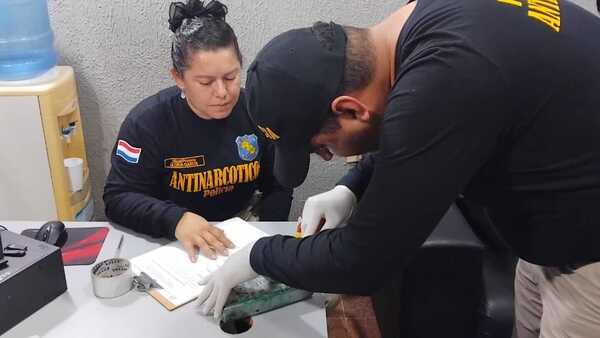 Guardiacárcel que fue testigo en un caso de corrupción cae con paquete de crack en penal de CDE