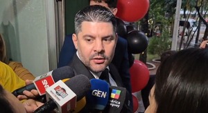 Intendente dice que versiones de renuncia son «especulaciones» y eso «no va a ocurrir»