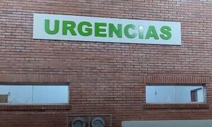 ¡Desgraciado prendió fuego a su pareja de 17 años en el patio de una escuela!