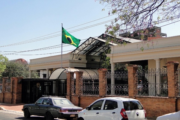 Paraguay congela negociación hasta recibir informe de espionaje de Brasil