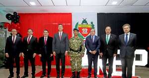 La Nación / Cartes homenajeó al Regimiento Escolta Presidencial: “Símbolo de servicio a la Patria”
