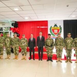 181 años de lealtad a la Patria: el Presidente Peña encabezó acto central del Regimiento Escolta Presidencial :: Presidencia de la República del Paraguay