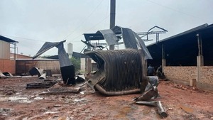 Explosión en fábrica maderera deja un muerto y dos heridos en Santa Rosa del Aguaray - ADN Digital