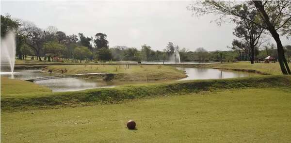 Concejal denuncia como “despojo” la concesión de predio del Jardín Botánico al Asunción Golf Club - Política - ABC Color