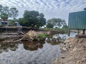 Miseria y destrucción quedaron tras el  retroceso de las aguas en Fuerte Olimpo - Noticias del Chaco - ABC Color