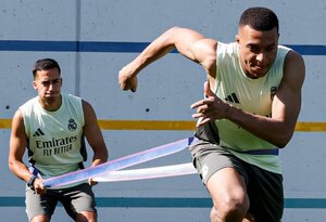 Versus / Mbappé fue hospitalizado para someterse a estudios por una gastroenteritis