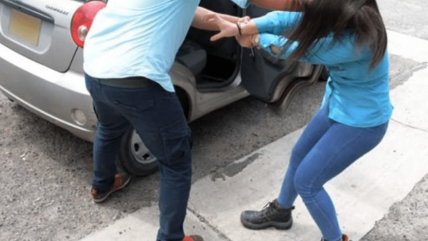 Una joven denunció que fue raptada y abusada al salir de su trabajo