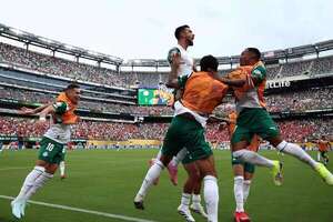 Mundial de Clubes: Victoria de Palmeiras ante Al Ahly, que encamina su clasificación - Fútbol Internacional - ABC Color
