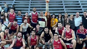 Intensa disputa en dos frentes en el baloncesto masculino