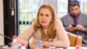Tibia respuesta de ministra de Salud ante mafia de pagarés: "Damos cursos de educación financiera"