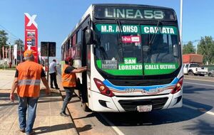 Colectiveros amenazan con paro por el subsidio •