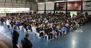 Universitarios de Itapúa recibieron el primer desembolso del Programa Becas Gobierno del Paraguay