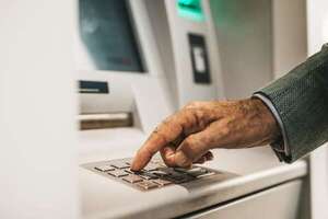 Preocupa suba sostenida del déficit de la Caja Fiscal - Economía - ABC Color