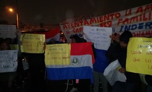 Protestan frente a Registros Públicos - OviedoPress