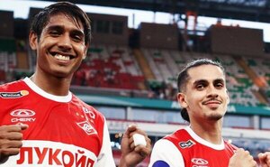 Versus / "Siempre sueña con volver a la selección nacional"