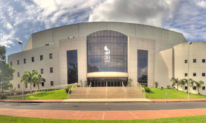Santiago Peña oficializa la creación de la Universidad del Centro Familiar de Adoración - OviedoPress