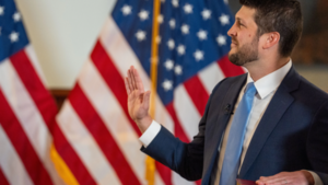Fiscal de Florida plantea crear la prisión "Alcatraz Lagarto" para migrantes detenidos