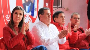 Cartes pide elegir a colorados para acceder a remedios y ataúdes