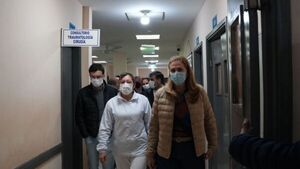 En otra visita sorpresa a hospitales, Barán vuelve a encontrar que médicos no están en sus puestos