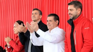 Peña pide seguir a Cartes y elogia a Baruja en acto colorado con tufo electoral