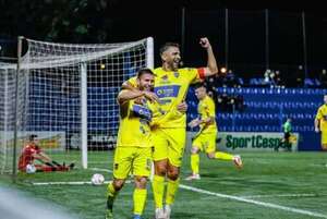 El 12 de Junio de Villa Hayes se consolida como líder exclusivo - Fútbol de Intermedia - ABC Color