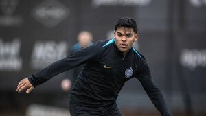 Olimpia golea en su primer ensayo futbolístico