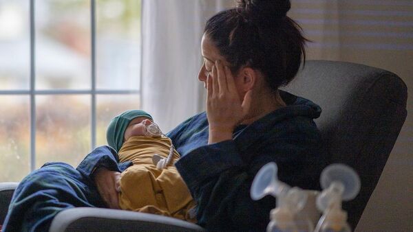 "Nació mi bebé y no me siento feliz": ¿Cómo tratar la depresión posparto? - trece